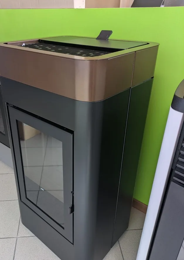 Stufa a pellet MCZ Tray con cappello finitura Natural
